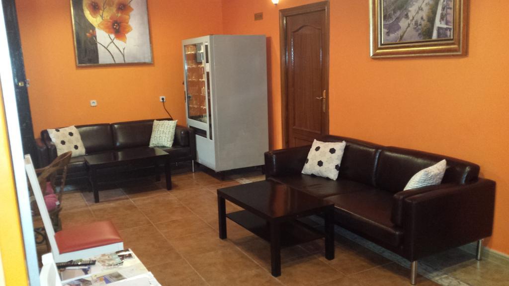 Hostal Rico Мадрид Экстерьер фото