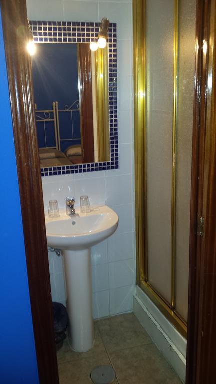 Hostal Rico Мадрид Экстерьер фото