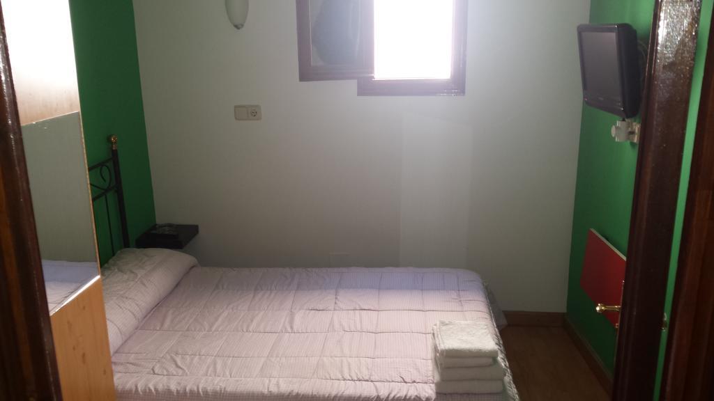 Hostal Rico Мадрид Экстерьер фото
