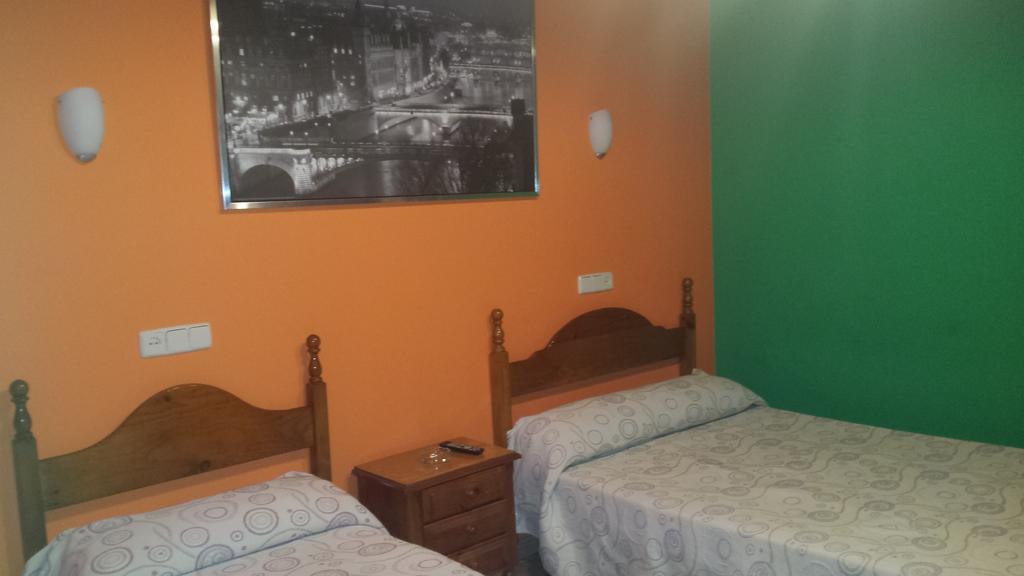 Hostal Rico Мадрид Экстерьер фото