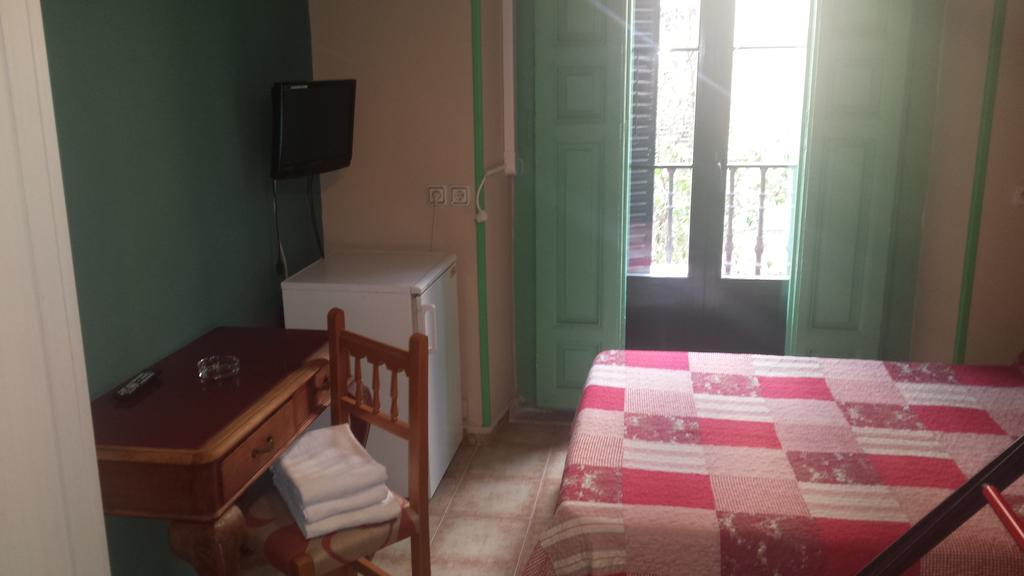 Hostal Rico Мадрид Экстерьер фото