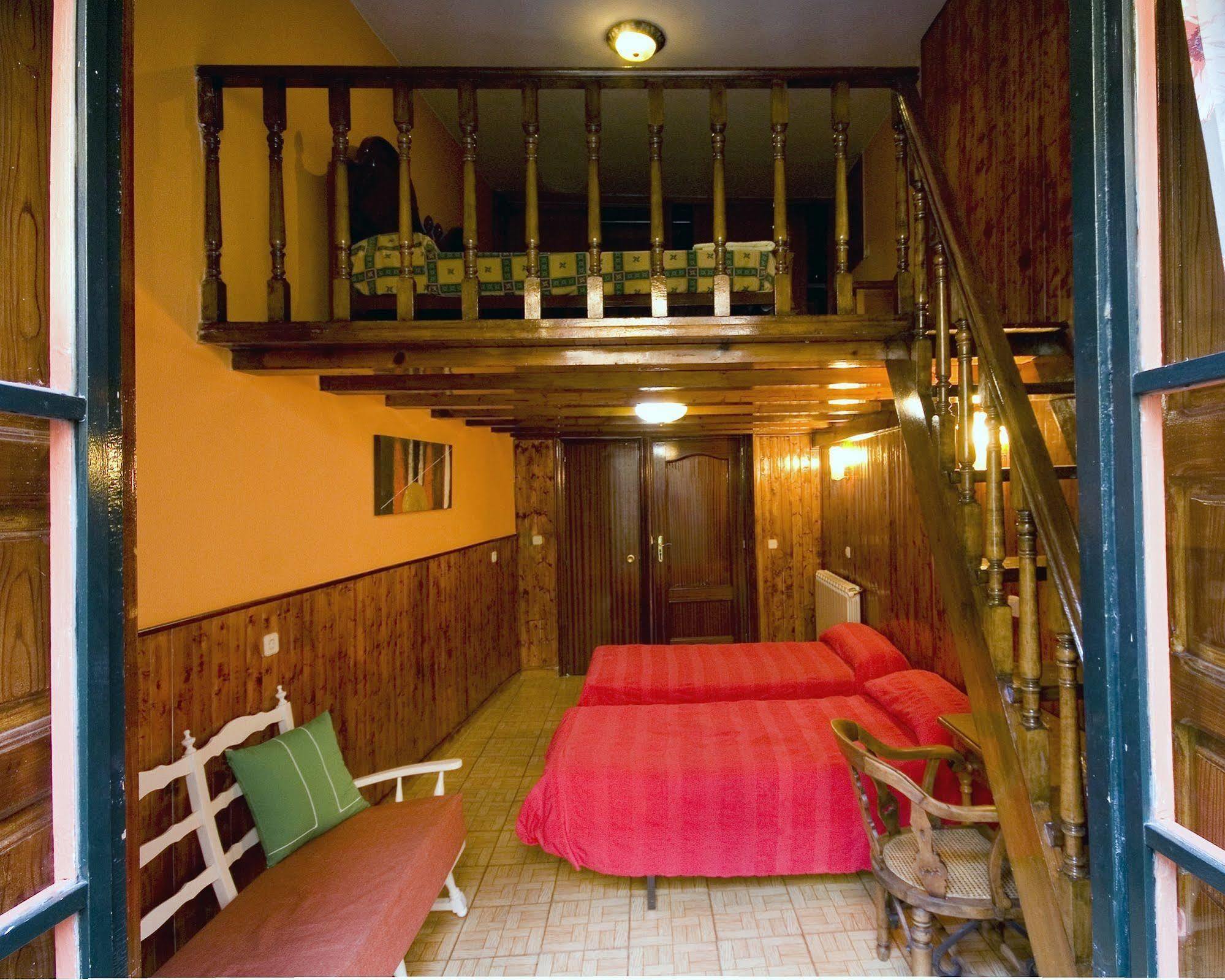 Hostal Rico Мадрид Экстерьер фото
