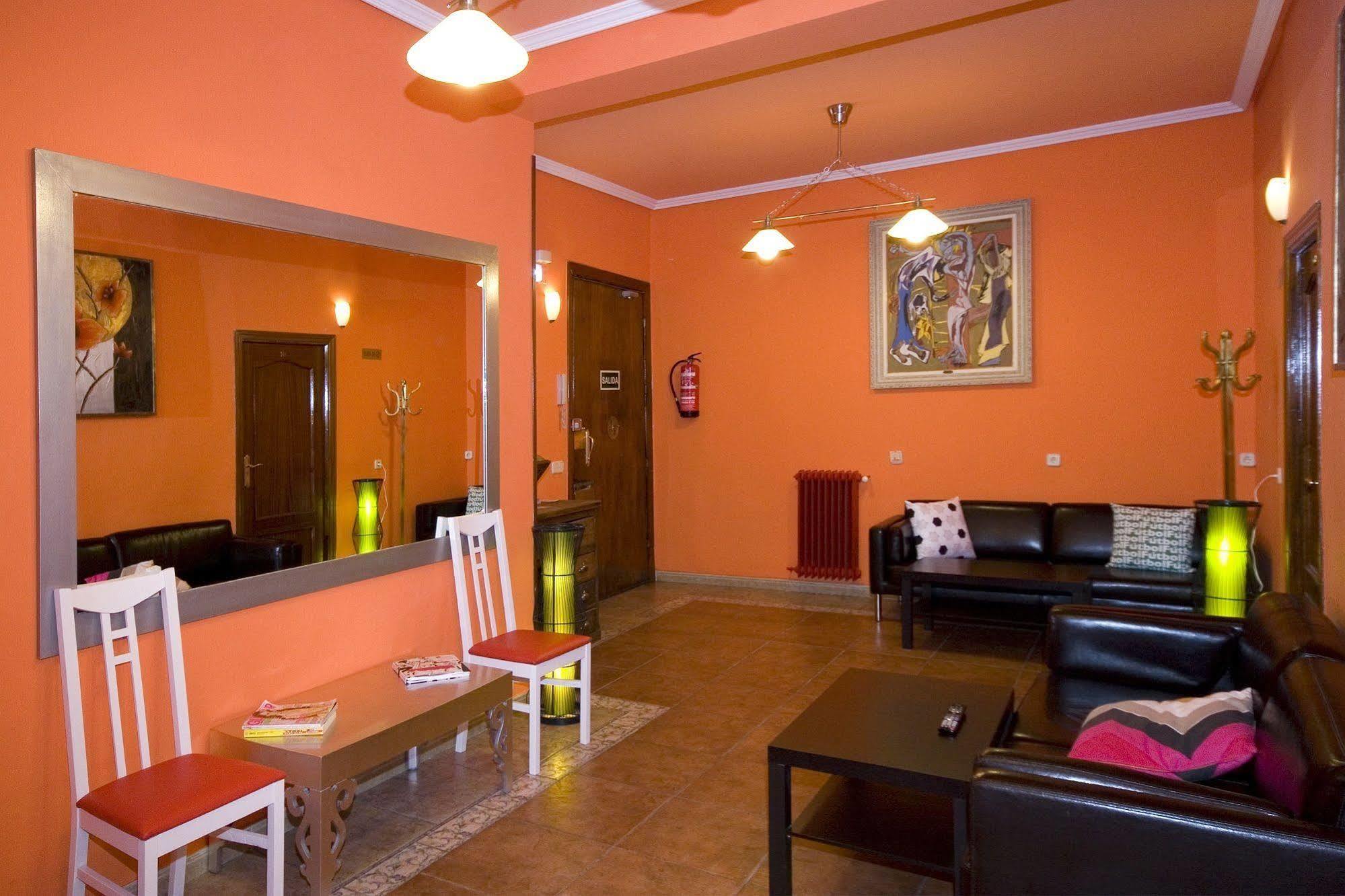 Hostal Rico Мадрид Экстерьер фото