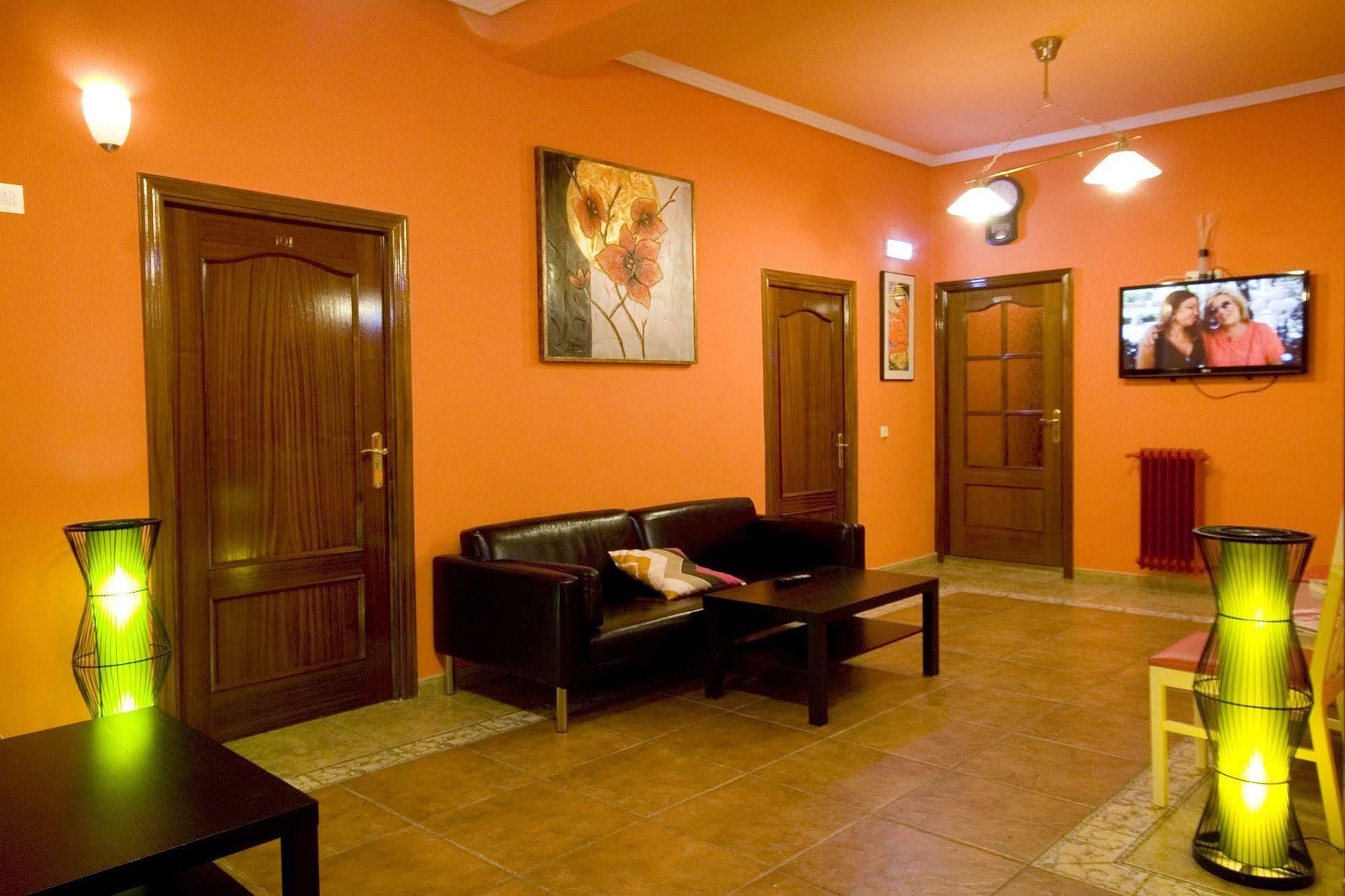 Hostal Rico Мадрид Экстерьер фото